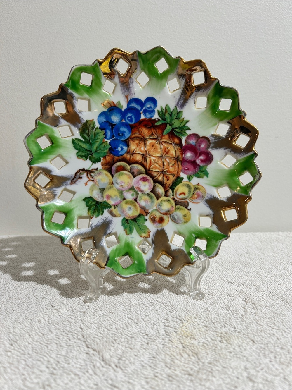 MCM Farmhouse Cottage Wall Decor Lattice Berry Fruit Plate Gold Trim Artmark 7”